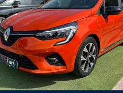 Utilisé 2023 Renault Clio V Evolution Citadine | 17 990 € (Prix juste)