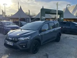 Gris Nouvelle 2025 Dacia Jogger Extreme Break | 23 199 € (Prix assez cher)