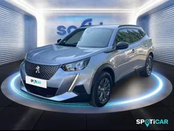 Gris Utilisé 2023 Peugeot e-2008 Style SUV | 19 990 € (Bon prix)
