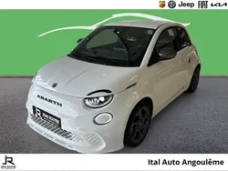 Blanc Utilisé 2024 Abarth 500e Citadine | 34 499 € (Prix juste)
