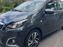 Gris Utilisé 2018 Peugeot 108 Allure Citadine | 9 490 € (Bon prix)