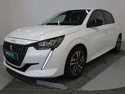 Blanc Utilisé 2023 Peugeot 208 Allure Citadine | 15 790 € (Bon prix)