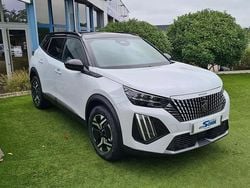 Blanc Nouvelle 2025 Peugeot 2008 GT SUV | 29 970 € (Prix juste)