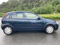 Bleu Utilisé 2001 Opel Corsa Berline | 875 €