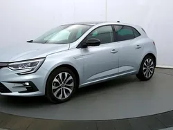 Gris Utilisé 2024 Renault Mégane IV Techno Berline | 21 790 € (Prix juste)