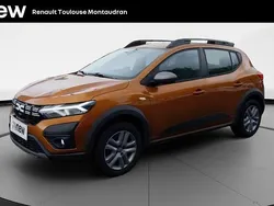 Orange Utilisé 2023 Dacia Sandero Expression Citadine | 15 950 € (Prix juste)