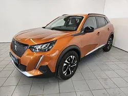 Orange Utilisé 2022 Peugeot 2008 Allure SUV | 18 990 € (Prix juste)