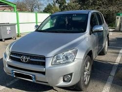 Gris Utilisé 2009 Toyota RAV4 SUV | 8 000 €