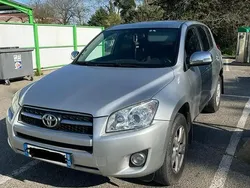 Gris Utilisé 2009 Toyota RAV4 SUV | 8 000 € (Prix juste)