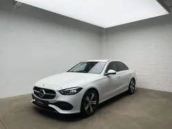 Blanc Utilisé 2024 Mercedes C200 Avantgarde Berline | 40 502 € (Prix assez cher)