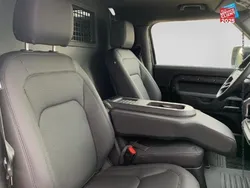 Noir Nouvelle 2025 Land Rover Defender SE Dynamic SUV | 89 018 €