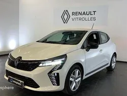 Blanc Nouvelle 2024 Renault Clio V Evolution Berline | 16 499 € (Super prix)