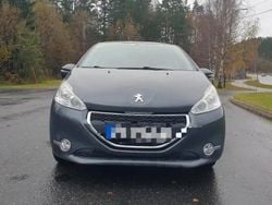 Gris Utilisé 2013 Peugeot 208 Access Citadine | 3 000 €