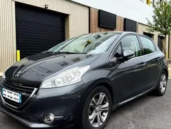 Gris Utilisé 2014 Peugeot 208 Allure Citadine | 5 500 € (Bon prix)