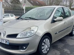 Utilisé 2006 Renault Clio III Dynamique Citadine | 2 990 €