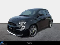 Noir Nouvelle 2025 Abarth 500e Turismo Citadine | 32 990 € (Prix juste)