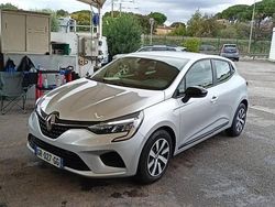 Gris Utilisé 2023 Renault Clio V Equilibre Citadine | 14 490 € (Prix juste)