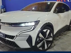 Utilisé 2023 Renault Mégane Techno Berline | 25 990 € (Prix juste)
