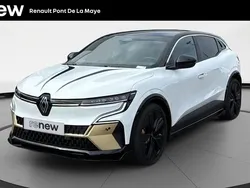Blanc Utilisé 2023 Renault Mégane Iconic Berline | 29 980 € (Prix juste)