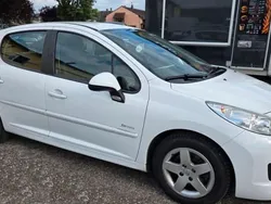 Blanc Utilisé 2012 Peugeot 207 Forever Citadine | 5 990 € (Prix juste)