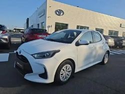 Blanc Utilisé 2023 Toyota Yaris Hybrid Berline | 18 990 € (Prix juste)