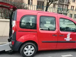 Rouge Utilisé 2018 Renault Kangoo Zen Monospace | 15 000 € (Prix juste)