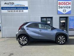 Gris Utilisé 2024 Toyota Aygo X Design SUV | 15 490 €
