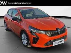 Orange Utilisé 2023 Renault Clio V Evolution Berline | 16 399 € (Prix juste)