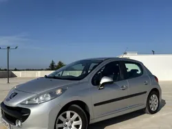 Utilisé 2008 Peugeot 207 Premium Citadine | 3 900 € (Prix juste)