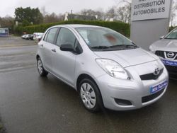 Gris Utilisé 2010 Toyota Yaris Citadine | 7 900 € (Prix juste)