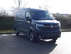 Gris Nouvelle 2025 Renault Master Van | 37 898 € (Prix juste)