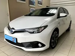 Blanc Utilisé 2017 Toyota Auris Hybrid Berline | 13 490 € (Prix juste)