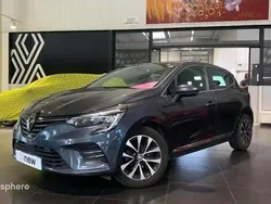 Utilisé 2022 Renault Clio V Intens Berline | 15 799 € (Prix juste)
