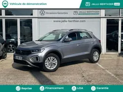 Gris Utilisé 2025 VW T-Roc Life SUV | 25 990 € (Prix juste)