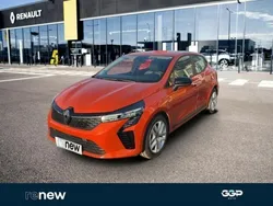 Orange Utilisé 2023 Renault Clio V Evolution Berline | 15 599 € (Prix juste)