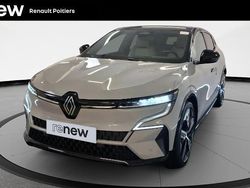 Gris Utilisé 2022 Renault Mégane Iconic Berline | 22 990 € (Prix juste)