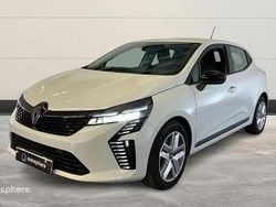Utilisé 2024 Renault Clio V Evolution Berline | 16 399 € (Prix juste)