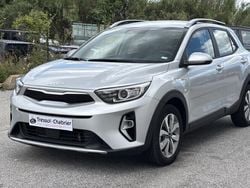 Gris Utilisé 2024 Kia Stonic Active SUV | 18 473 € (Prix juste)