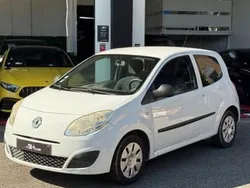 Blanc Utilisé 2009 Renault Twingo Authentique Citadine | 3 490 € (Prix juste)