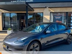 Gris Utilisé 2021 Tesla Model 3 Standard Range Berline | 22 990 € (Prix juste)