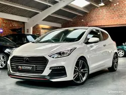 Blanc Utilisé 2015 Hyundai i30 Turbo Berline | 13 480 €