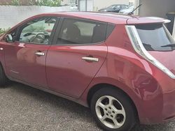 Rouge Utilisé 2014 Nissan Leaf Tekna Citadine | 3 700 €