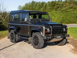 Noir Occasion 2012 Land Rover Defender SUV | 49 000 € (Prix juste)