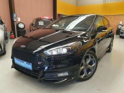 Noir Utilisé 2017 Ford Focus ST Citadine | 22 900 € (Prix juste)