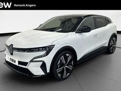 Blanc Utilisé 2022 Renault Mégane Iconic Berline | 24 990 € (Prix juste)