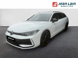 Blanc Utilisé 2024 VW Passat R-line Coupé | 45 100 €