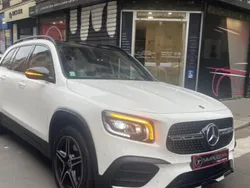 Mercedes GLB220