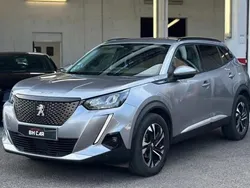 Gris Utilisé 2020 Peugeot 2008 Allure SUV | 14 990 € (Prix juste)