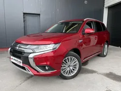 Diamond red Utilisé 2020 Mitsubishi Outlander P-HEV SUV | 20 499 € (Super prix)