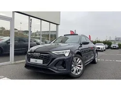 Gris magnétique Utilisé 2024 Audi SQ8 Sportback e-tron Sport SUV | 72 999 €
